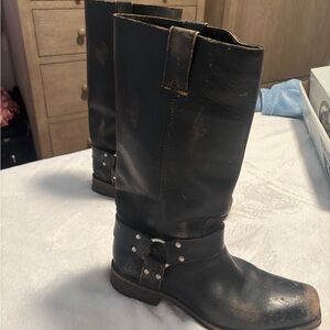 Frye Smith Harness 9.5 Black Leather Boots. Worn a few times.